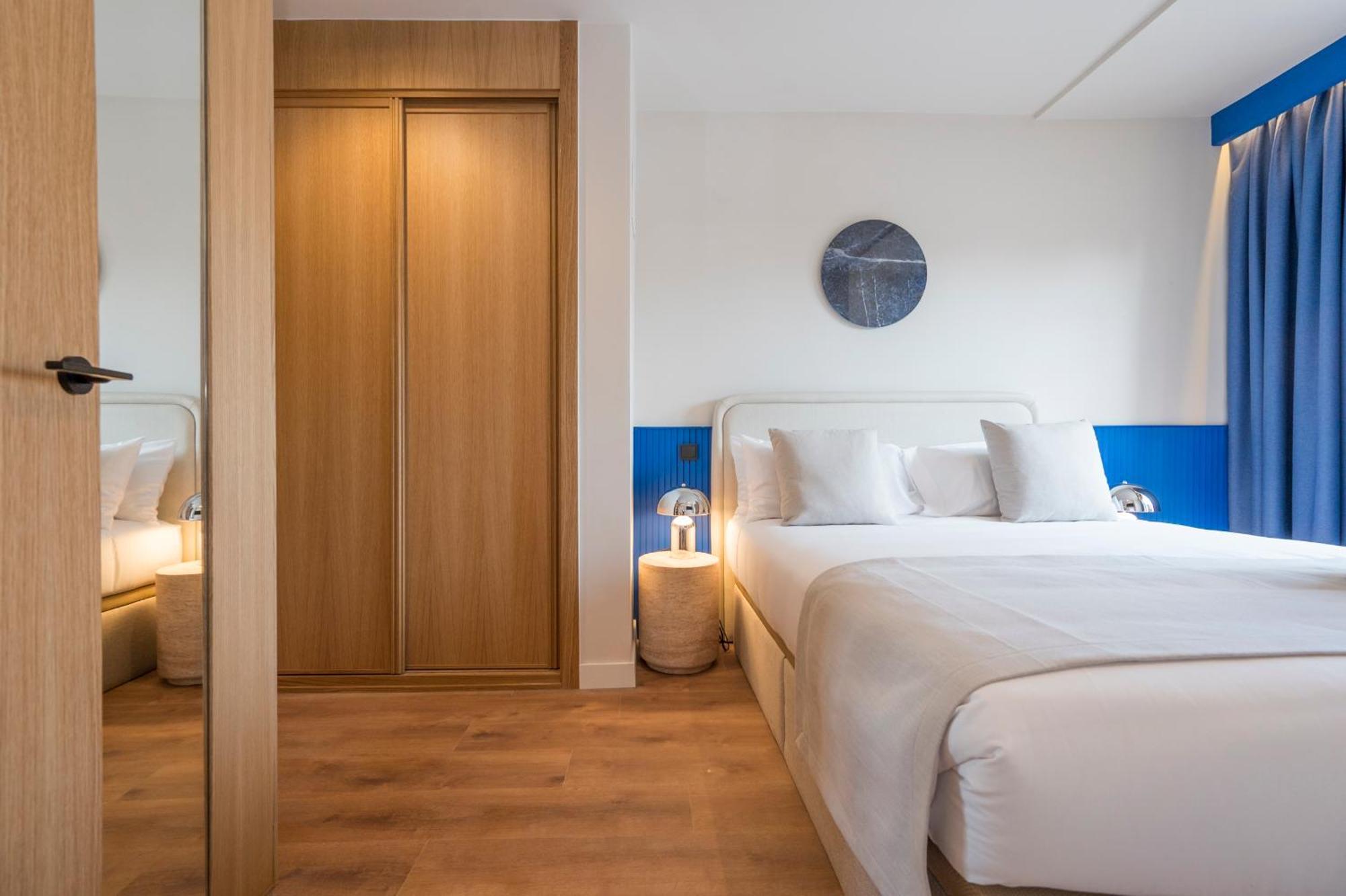 Iconic Aparthotel *