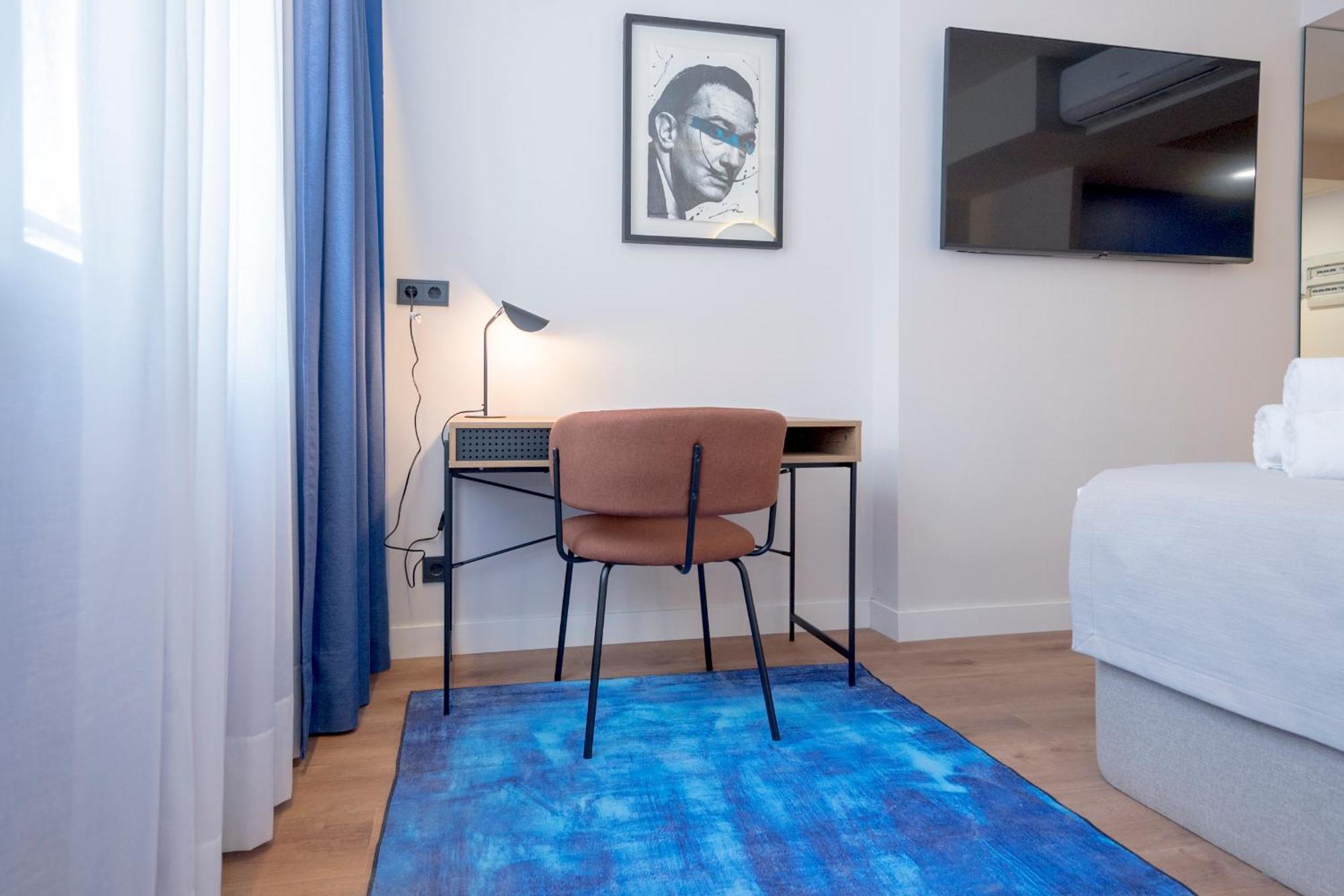 Iconic Aparthotel